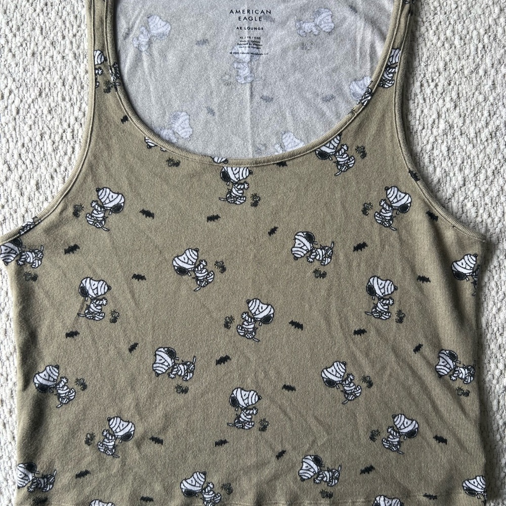 American Eagle Crop Halloween Snoopy Tank Top